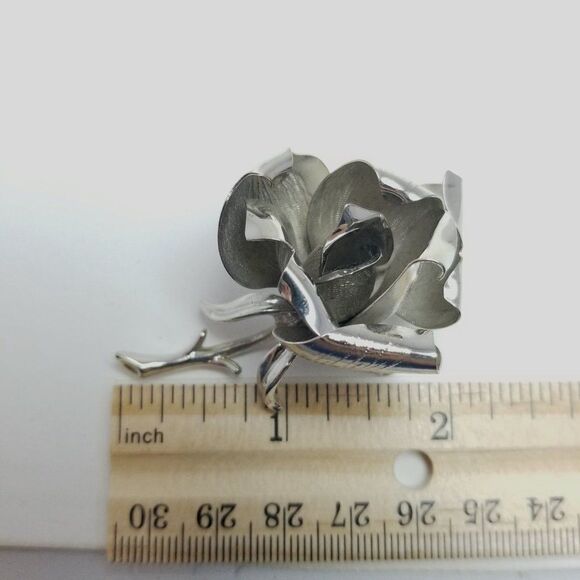 Vintage 3D Rose Shape Brooch, Silver Tone Setting Signed JP, Retro Unisex Estate - Picture 5 of 7